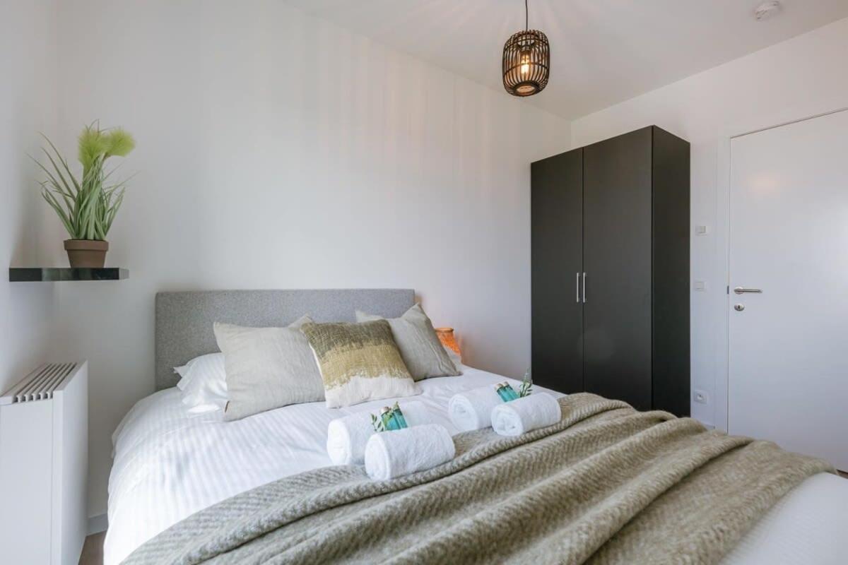 Huswell - Bright Apartment With Seaview Bredene Eksteriør billede