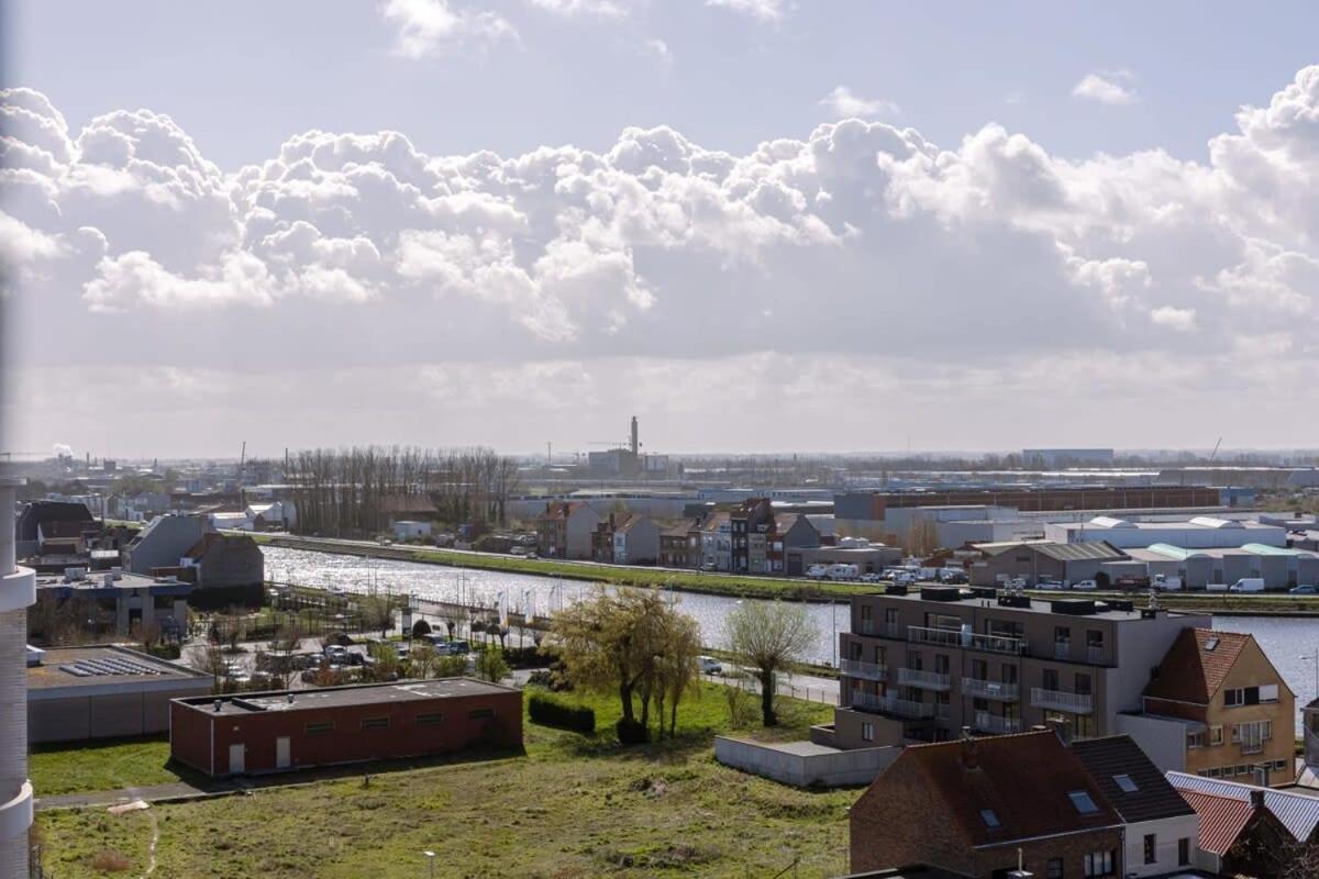 Huswell - Bright Apartment With Seaview Bredene Eksteriør billede