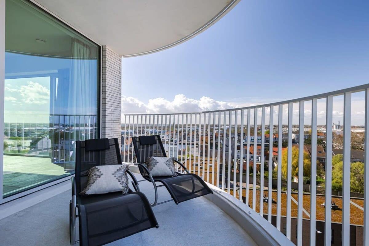 Huswell - Bright Apartment With Seaview Bredene Eksteriør billede