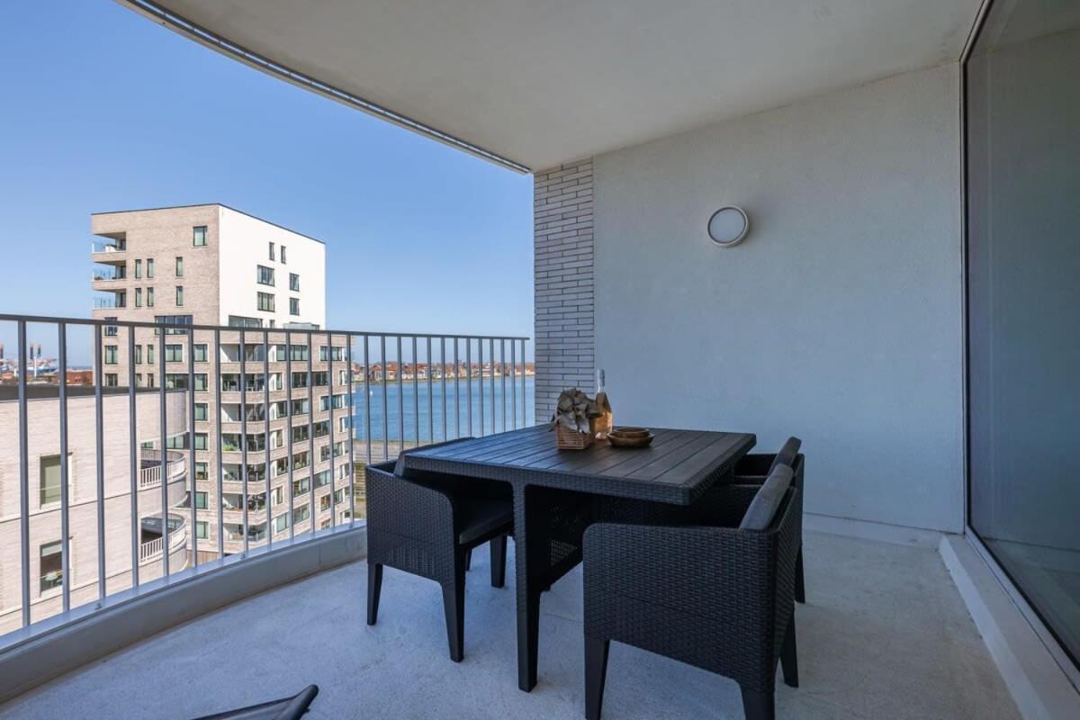 Huswell - Bright Apartment With Seaview Bredene Eksteriør billede