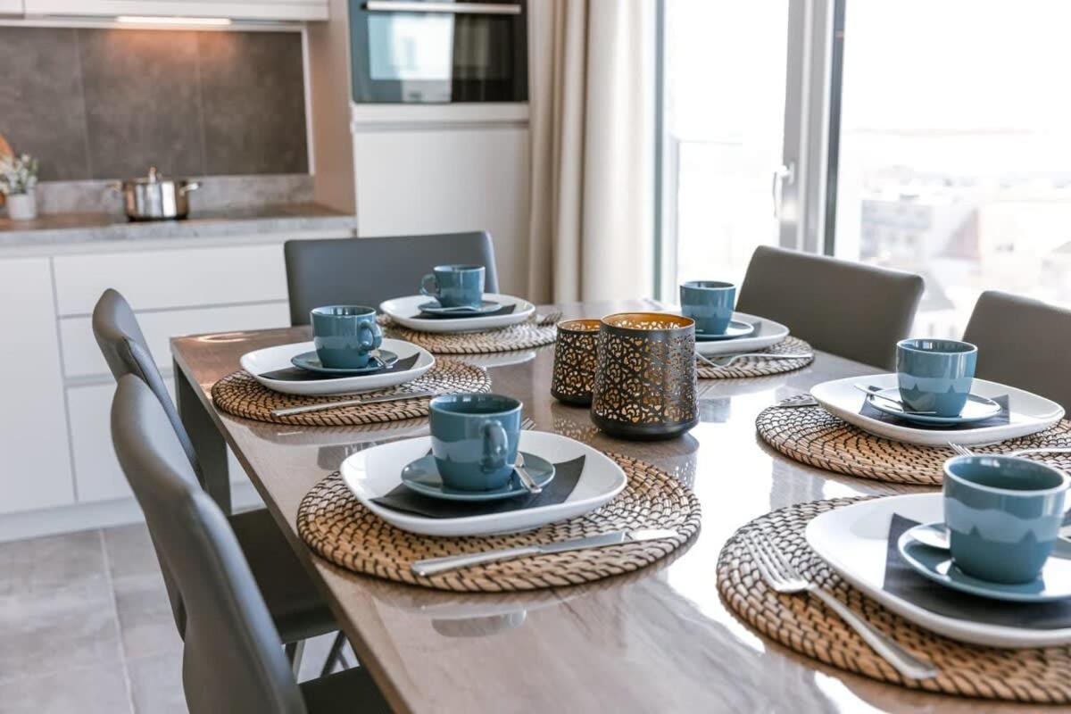 Huswell - Bright Apartment With Seaview Bredene Eksteriør billede
