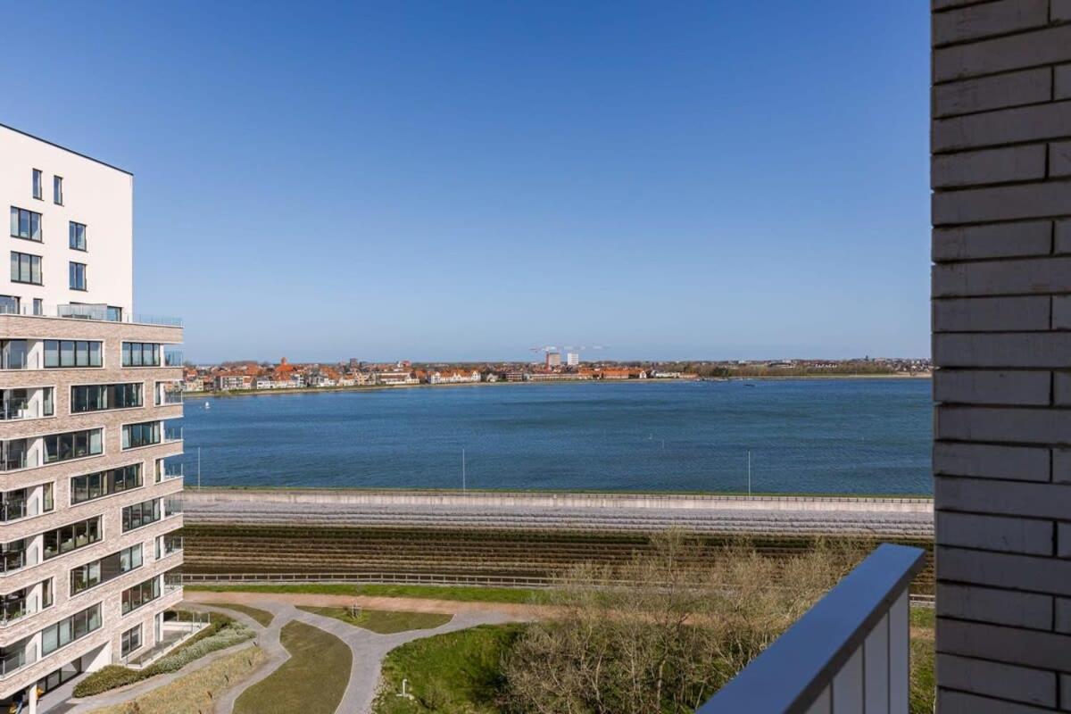 Huswell - Bright Apartment With Seaview Bredene Eksteriør billede